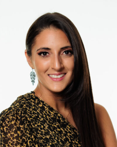 Angela Chiccarelli is the Senior Recruiting Manager at Beacon Hill Life Sciences, a division of Beacon Hill, a leading staffing and consultation firm. With deep expertise in life sciences recruitment, Angela connects top-tier talent with roles in biotechnology, pharmaceuticals, clinical research, and healthcare innovation. Her strategic approach supports clients in advancing research and development through exceptional hiring solutions.